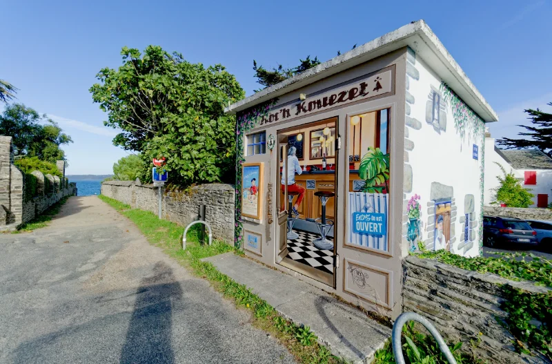 Fresque murale, paysage maritime de la région de Carnac et Quiberon, en Bretagne.